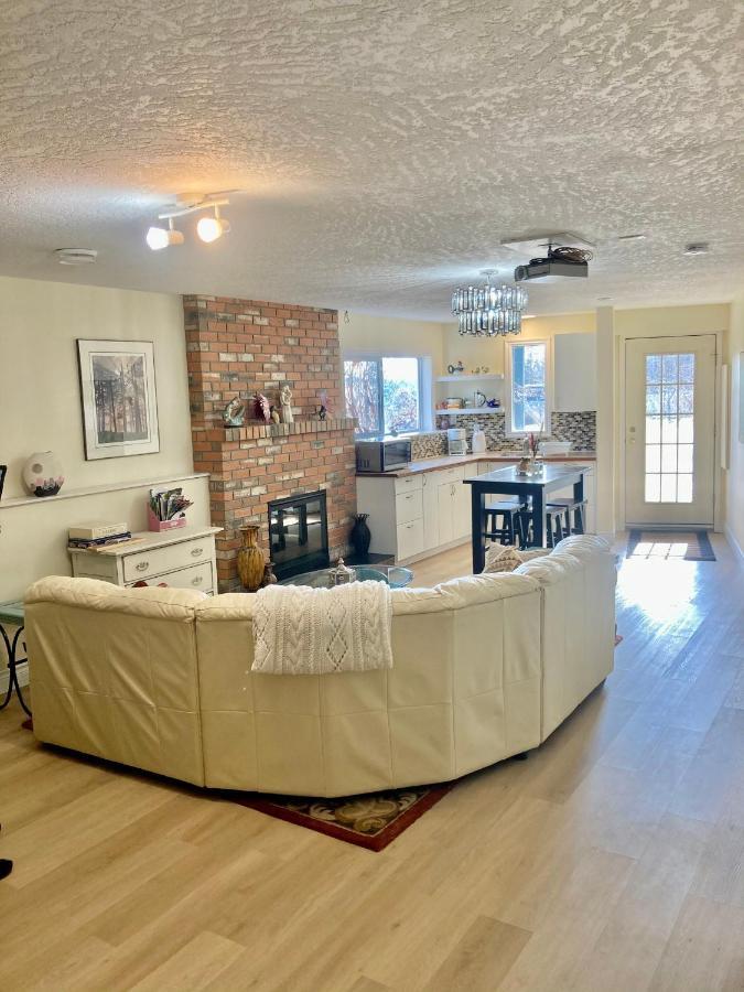 Cedar Acres Vacation Rental Fanny Bay Экстерьер фото