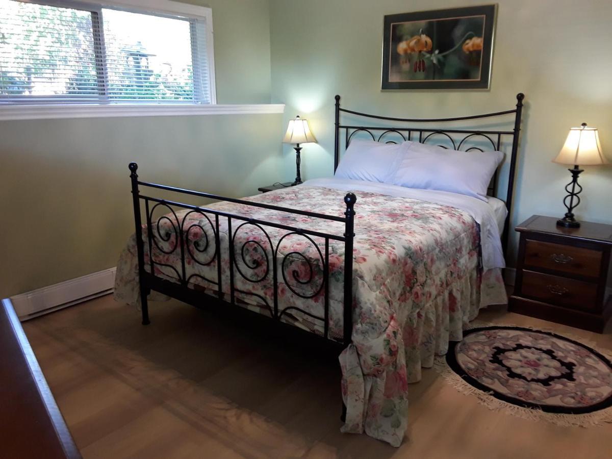 Cedar Acres Vacation Rental Fanny Bay Экстерьер фото