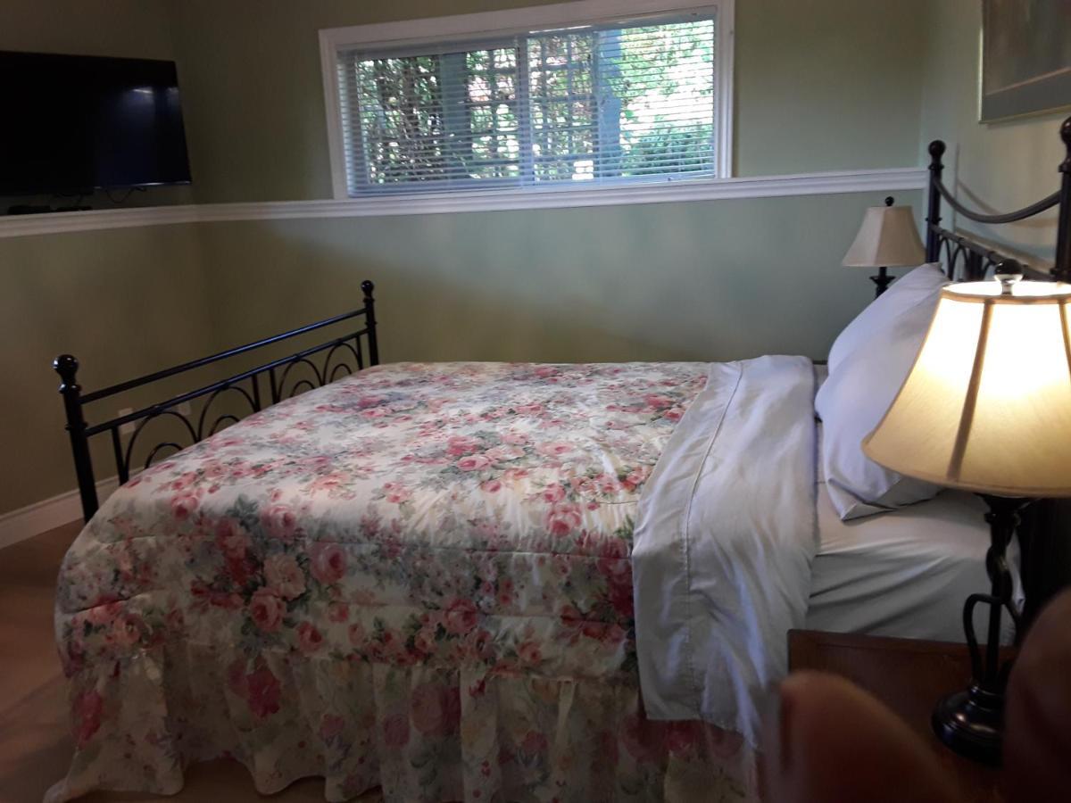 Cedar Acres Vacation Rental Fanny Bay Экстерьер фото